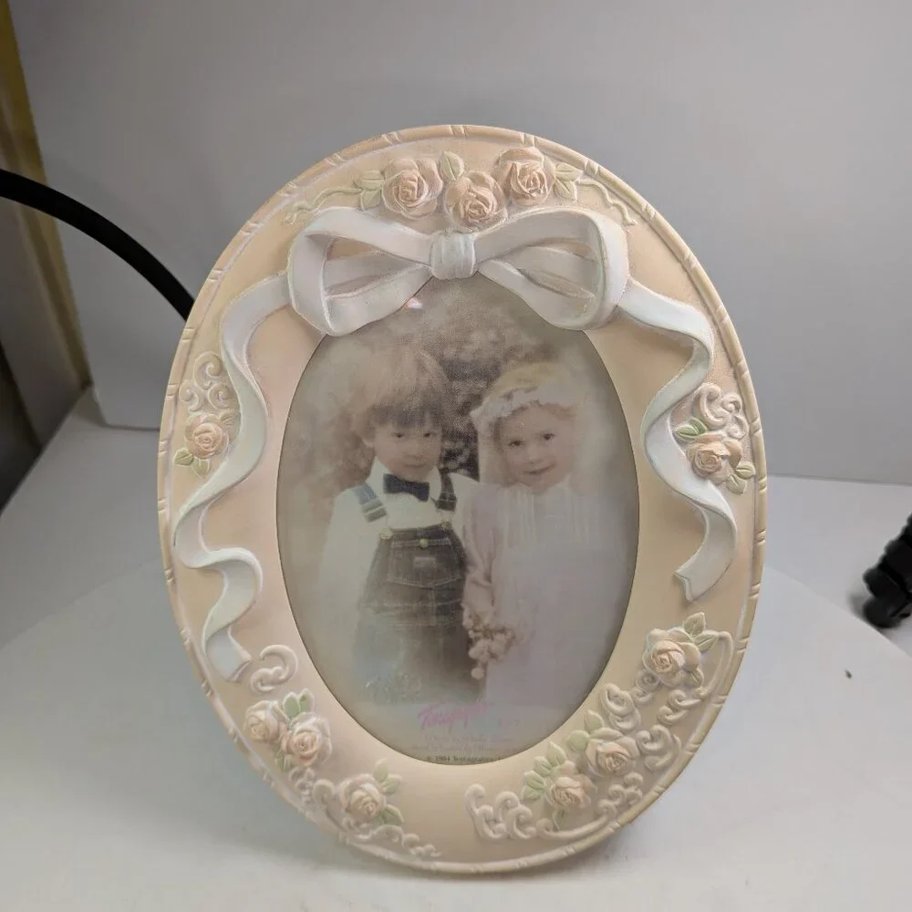 Vintage Oval Ceramic Picture Frame – Peach Floral Bow Accent, 1987 Terragrafics